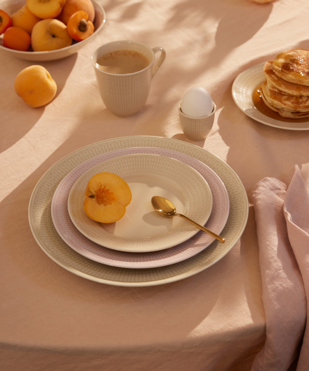 Tisch decken für den Frühling